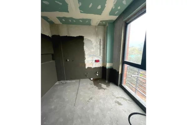 Villa di lusso in vendita a Tirana 3+1, Vuoto