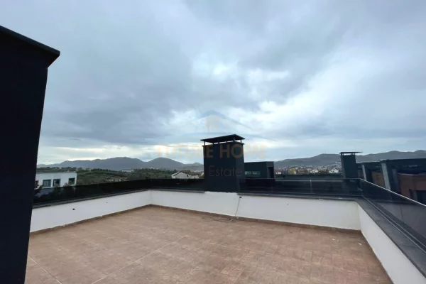 Villa di lusso in vendita a Tirana 3+1, Vuoto