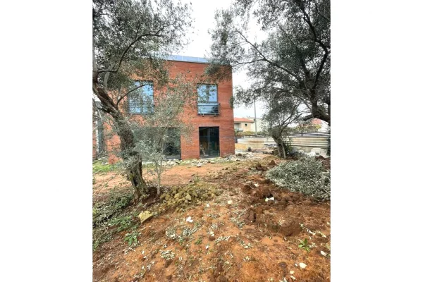 Villa di lusso in vendita a Tirana 3+1, Vuoto