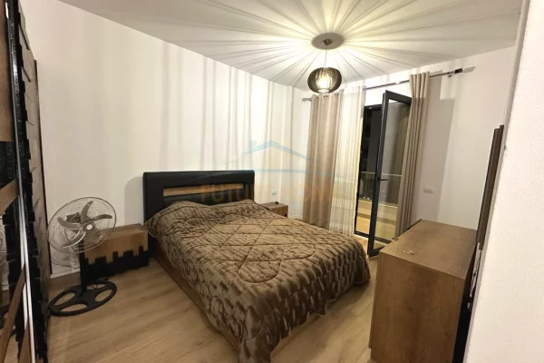 Shtepi ne shitje Apartament ne Tirane, 2+1, Mobilimi E mobiluar, Pagesa 255,000  Euro.