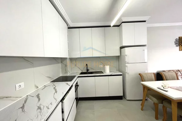 Shtepi me qera Apartament ne Tirane, 2+1, Mobilimi E mobiluar, Pagesa 550  Euro.