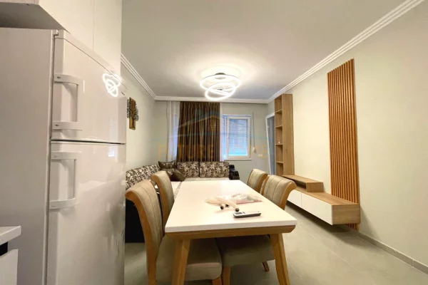 Shtepi me qera Apartament ne Tirane, 2+1, Mobilimi E mobiluar, Pagesa 550  Euro.