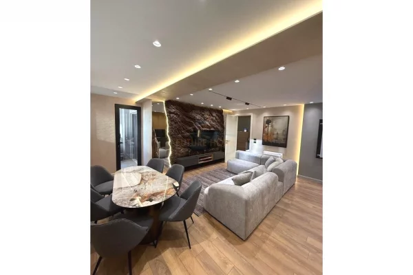 Shtepi me qera Apartament ne Tirane, 2+1, Mobilimi E mobiluar, Pagesa 1,700  Euro.