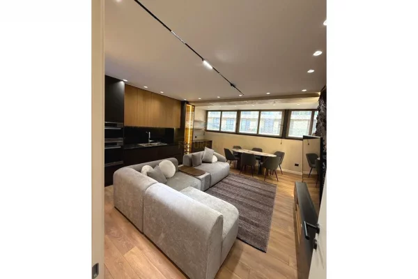 Shtepi me qera Apartament ne Tirane, 2+1, Mobilimi E mobiluar, Pagesa 1,700  Euro.