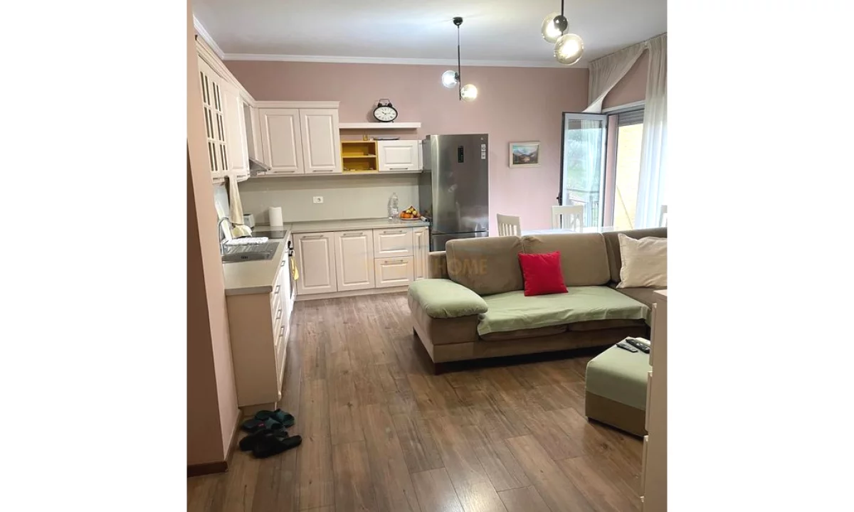 Shtepi me qera Apartament ne Tirane, 2+1, Mobilimi E mobiluar, Pagesa 650  Euro.