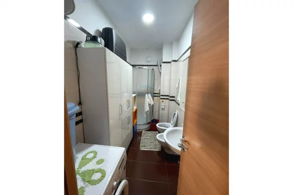 Shtepi ne shitje Apartament ne Tirane, 2+1, Mobilimi E mobiluar, Pagesa 255,000  Euro.
