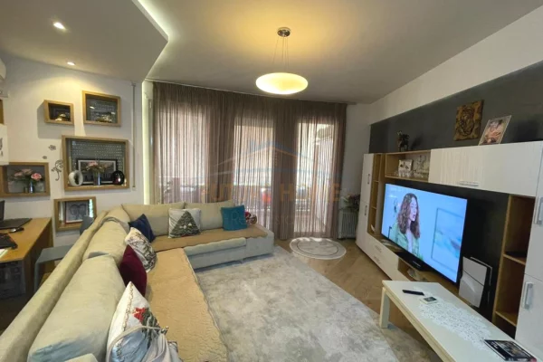 Shitet, Apartament 2+1+2, Rezidenca Sona, Liqeni i Thate, Tirane