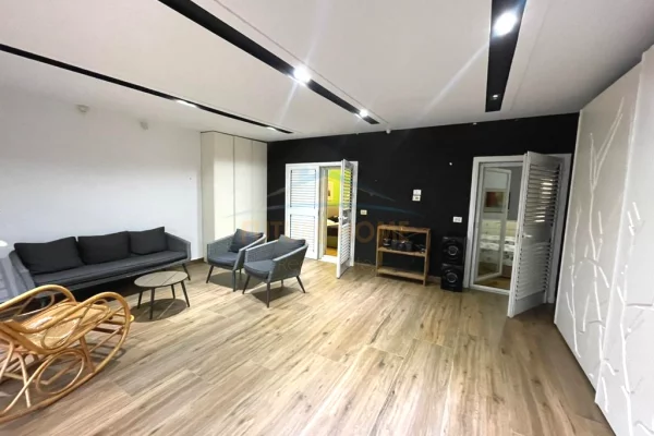 Shtepi me qera Apartament ne Tirane, 2+1, Mobilimi E mobiluar, Pagesa 1,000  Euro.