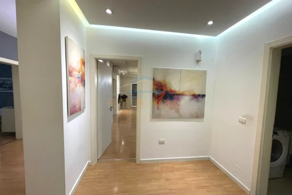 Shtepi me qera Apartament ne Tirane, 2+1, Mobilimi E mobiluar, Pagesa 1,000  Euro.