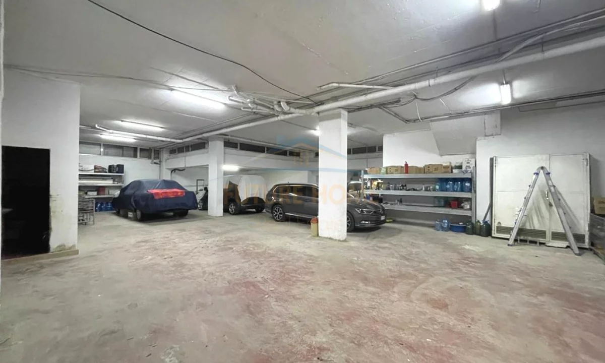 Shitet,Depo, Fresku, Tirane