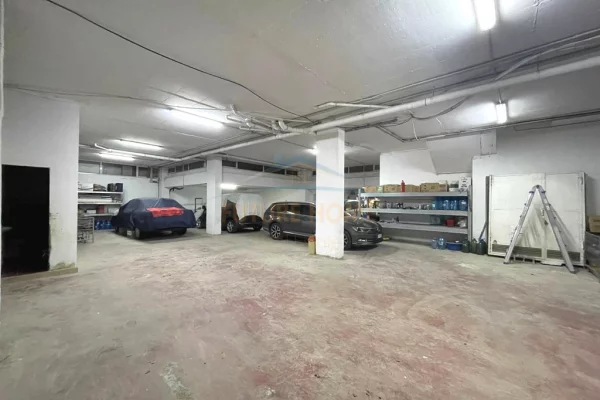 Business Property in Sale 4+1 in Tirana - 340,000 Euro