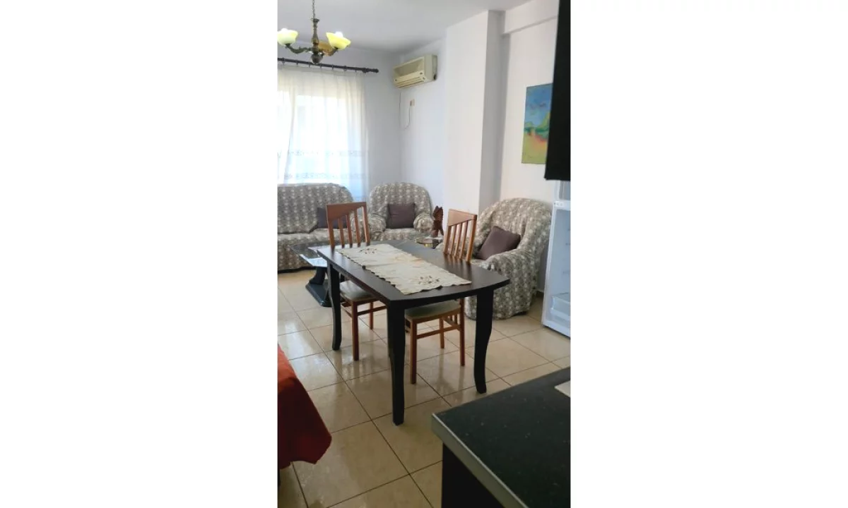Shtepi ne shitje Apartament ne Tirane, 1+1, Mobilimi E mobiluar, Pagesa 120,000  Euro.