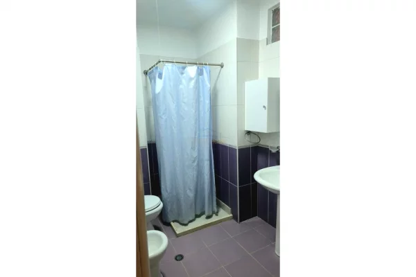 Shtepi ne shitje Apartament ne Tirane, 1+1, Mobilimi E mobiluar, Pagesa 120,000  Euro.