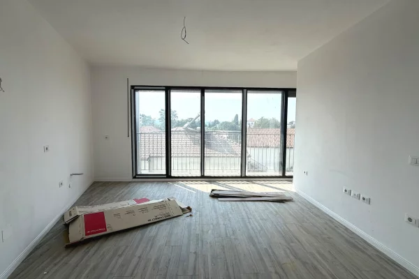 Shtepi me qera Apartament ne Tirane, 2+1, Mobilimi Bosh, pa mobiluar, Pagesa 750  Euro.
