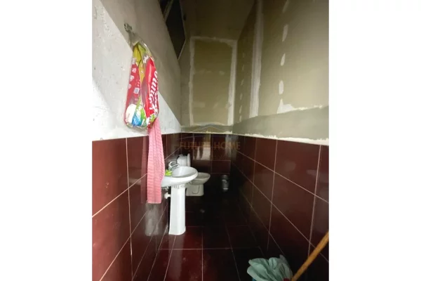 Shitet,Depo, Fresku, Tirane