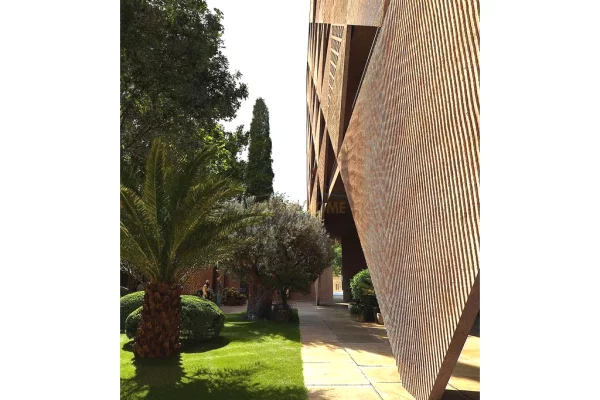 Shtepi ne shitje Apartament ne Tirane, 2+1, Mobilimi Bosh, pa mobiluar, Pagesa 230,000  Euro.