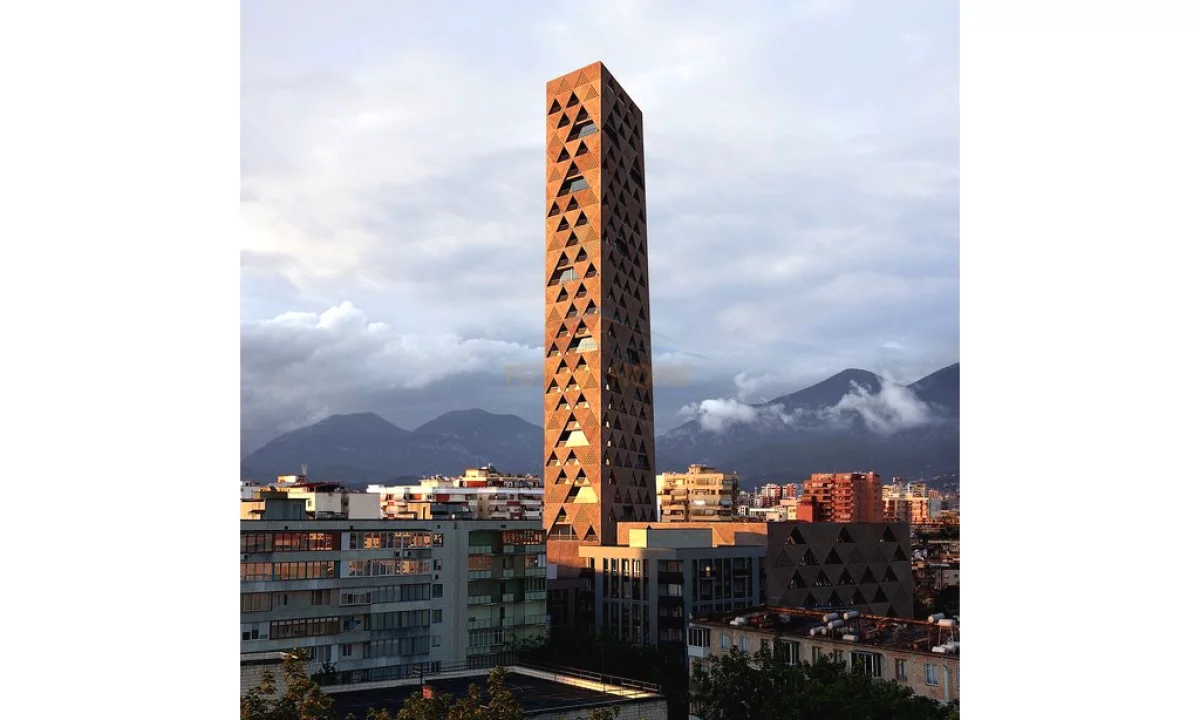Shtepi ne shitje Apartament ne Tirane, 2+1, Mobilimi Bosh, pa mobiluar, Pagesa 230,000  Euro.