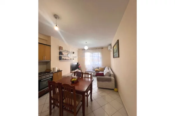 Shitet, Apartament 1+1, Pranë Vilës L, Unaza e Re