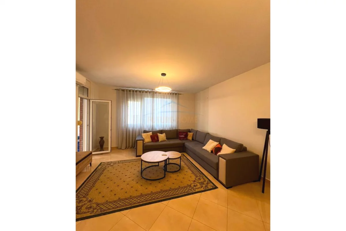 Shtepi me qera Apartament ne Tirane, 2+1, Mobilimi E mobiluar, Pagesa 65,000  Leke.