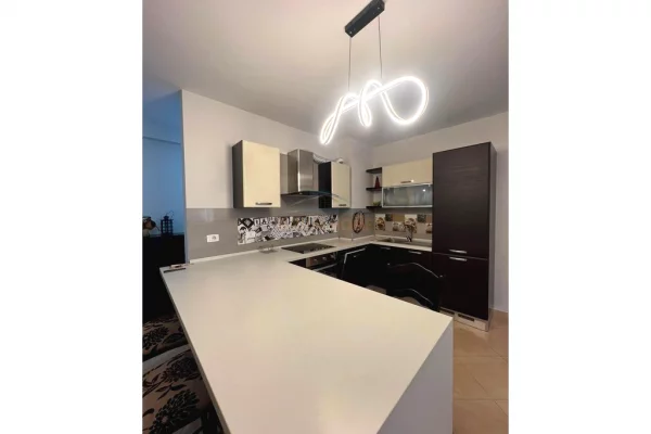 Shtepi me qera Apartament ne Tirane, 2+1, Mobilimi E mobiluar, Pagesa 65,000  Leke.