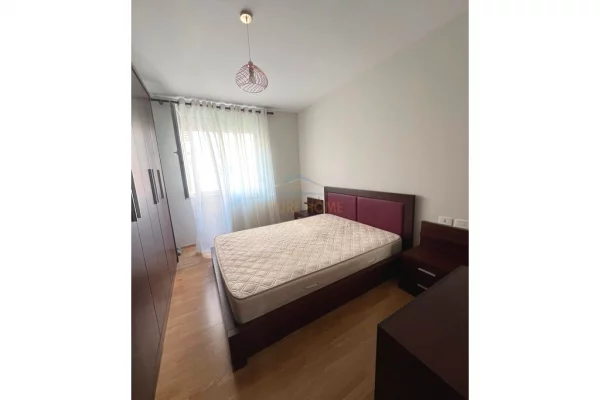 Shtepi me qera Apartament ne Tirane, 2+1, Mobilimi E mobiluar, Pagesa 65,000  Leke.