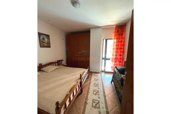 Shtepi ne shitje Apartament ne Tirane, 2+1, Mobilimi E mobiluar, Pagesa 14,500,000  Leke.