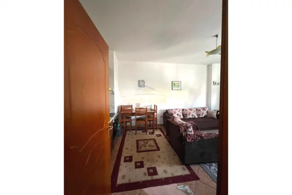Shtepi ne shitje Apartament ne Tirane, 2+1, Mobilimi E mobiluar, Pagesa 14,500,000  Leke.