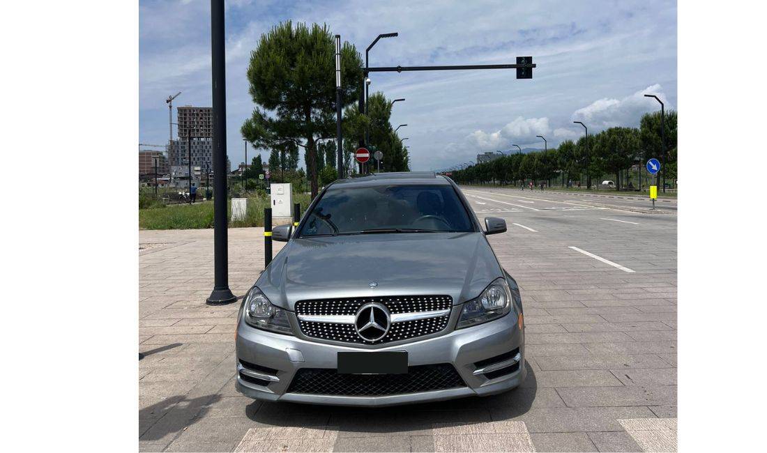 Jepet me qera Makina Mercedes Benz C-Class  nga 45 Euro.Rinas 