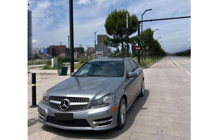 Jepet me qera Makina Mercedes Benz C-Class  nga 45 Euro.Rinas 