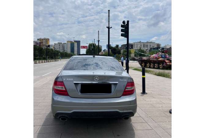 Jepet me qera Makina Mercedes Benz C-Class  nga 45 Euro.Rinas 