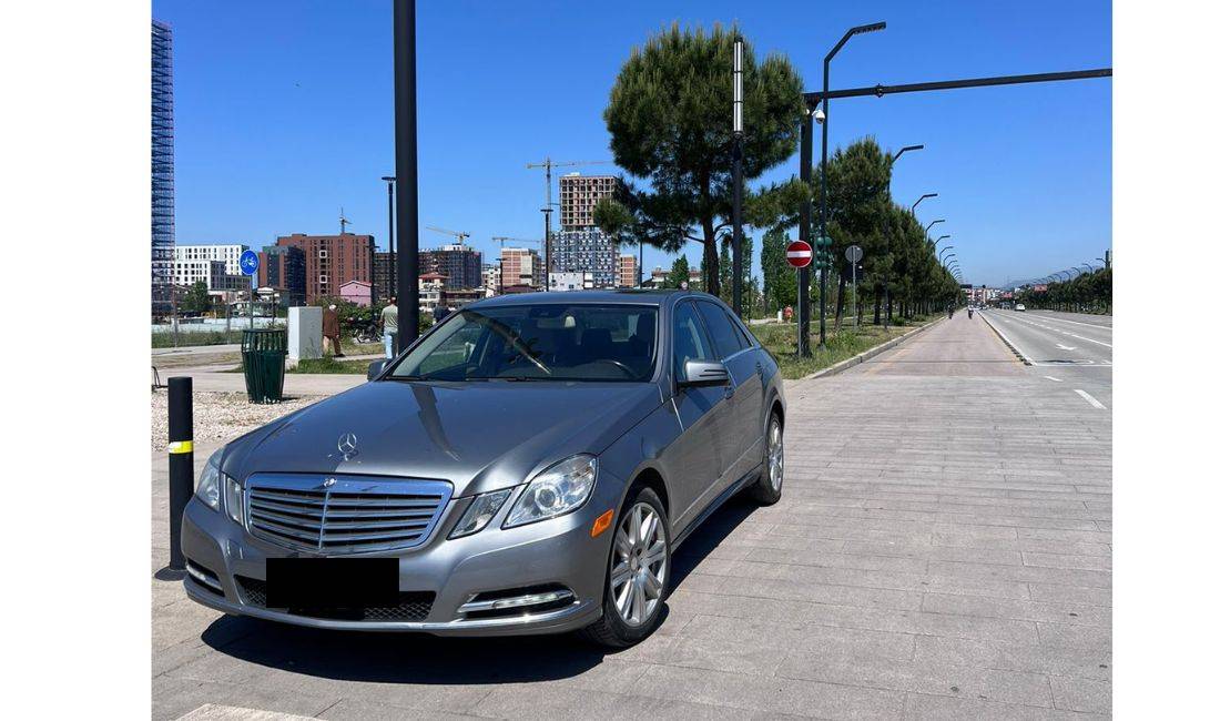 Jepet me qera Makina Mercedes Benz E-Class me cmim ditor duke filluar nga 45 Euro