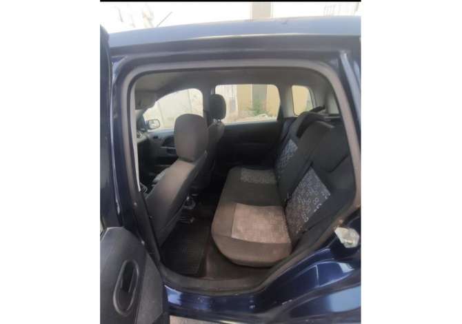 Makina me Qera Ford Fiesta per 25 Euro dita