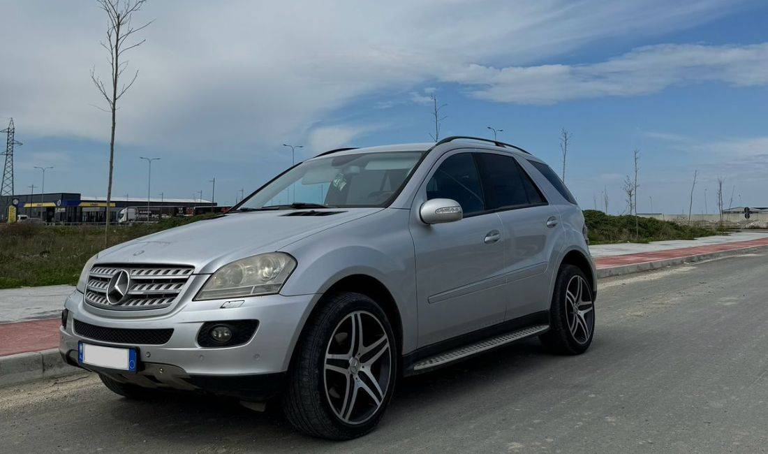 Makina me qera Mercedes Benz ML per 45 euro Dita