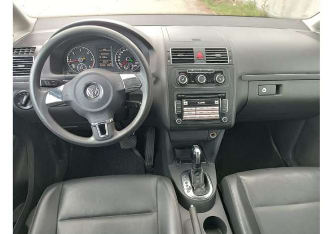 Makine me Qera Wolksvagen Touran  5 vende 50 Euro Dita 