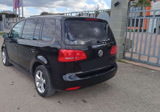 Makine me Qera Wolksvagen Touran  5 vende 50 Euro Dita 