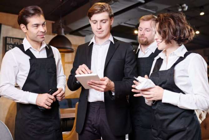 Job Offers for Kuzhinier Banakier Kamarier in Tirana