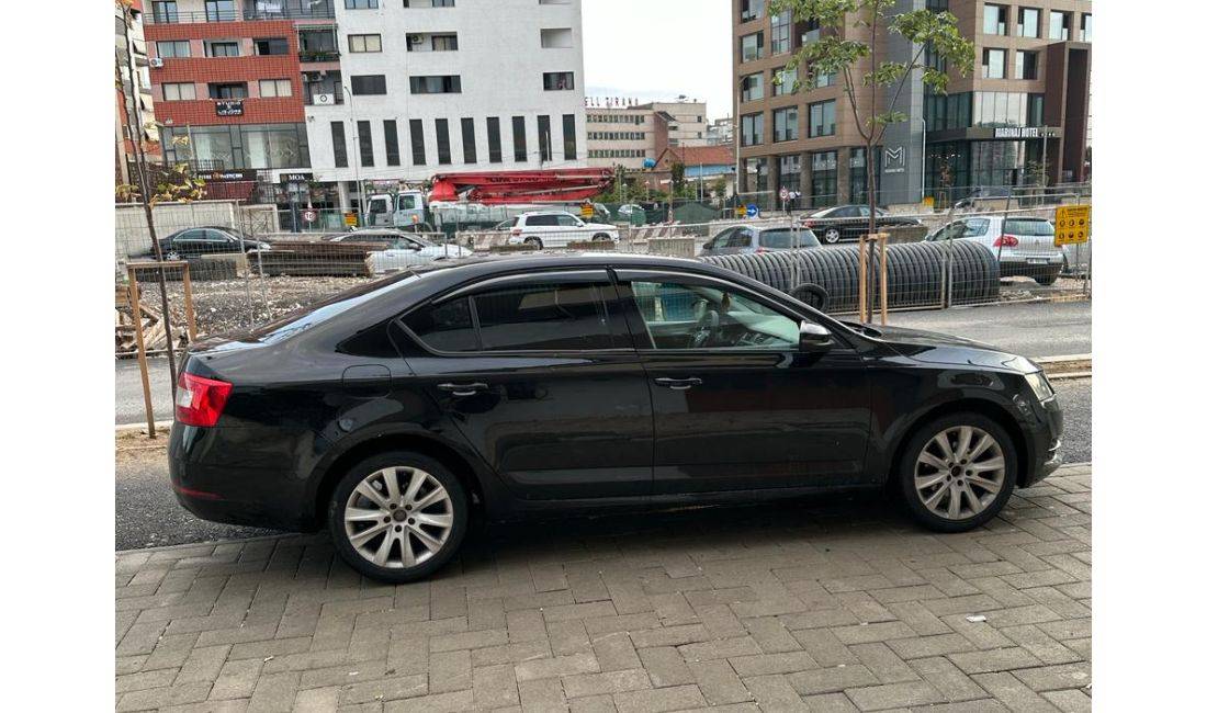 Makina me Qera em cmime ekononike  Skoda Oktava 30 Euro +5 dite.Rinas, Tirane. 