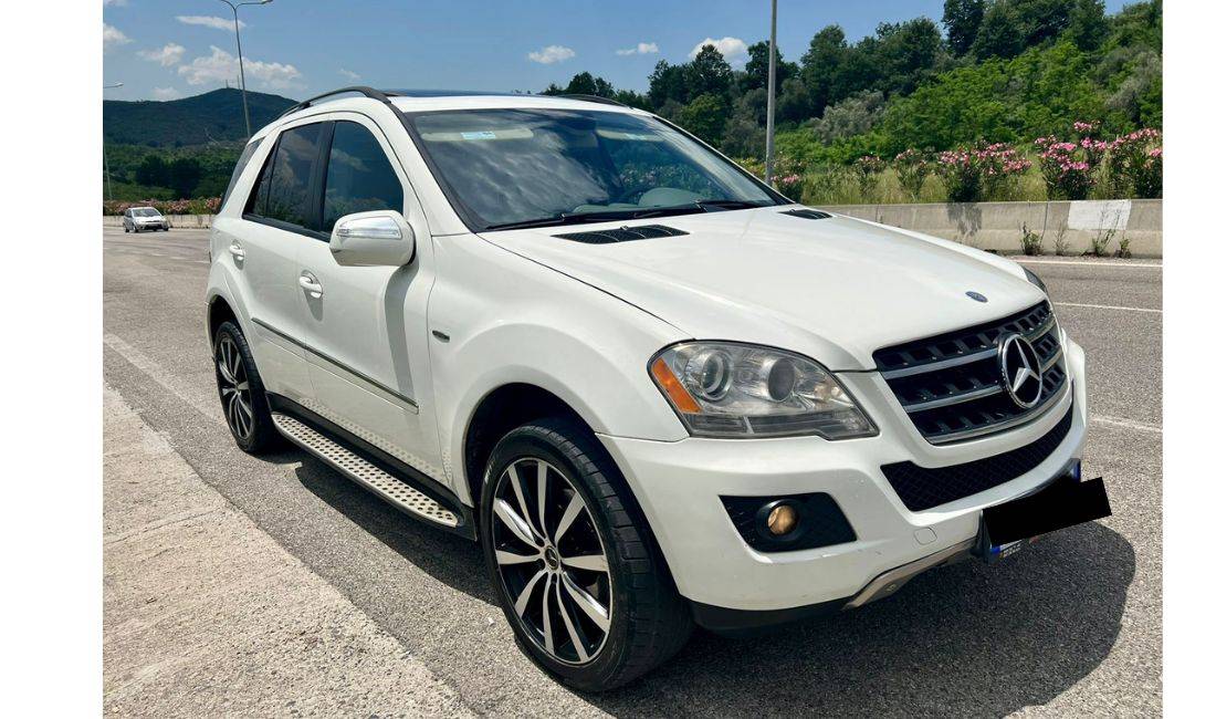 Makina me qera Mercedes Benz ML  120 Euro Dita