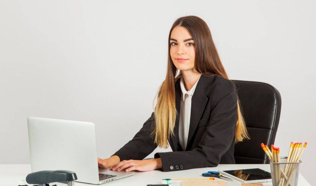 Offerte di lavoro a Santa Quaranta, Profession Punonjese ne zyre per makina me qera  , Principiante/Poca esperienza, Pagamento 70,000  Leke.