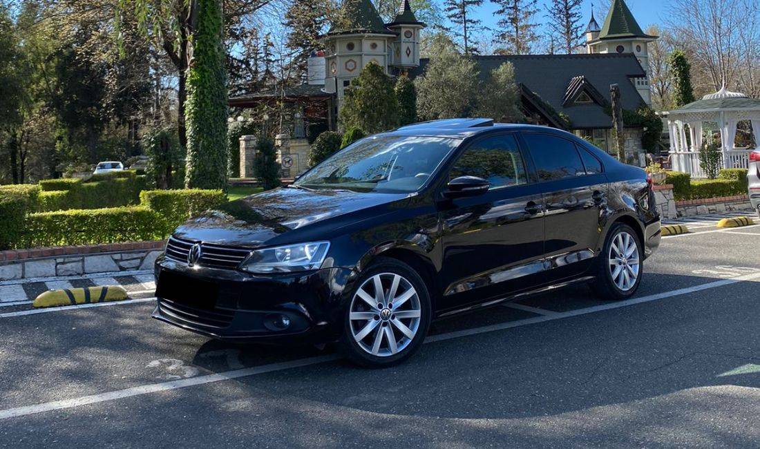 Jepet Makina me Qera Volkswagen Jetta 35 Euro Dita