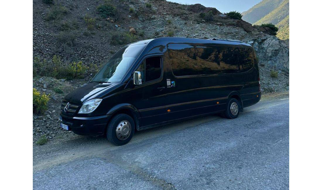 Furgon me Qera ME SHOFER Mercedez Benz Sprinter 16 vendesh 