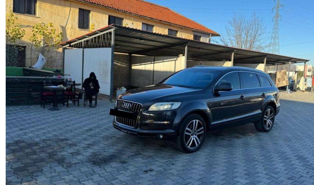 Makina me Qera Audi  Q7 100 Euro/Dite. Rinas,Tirane