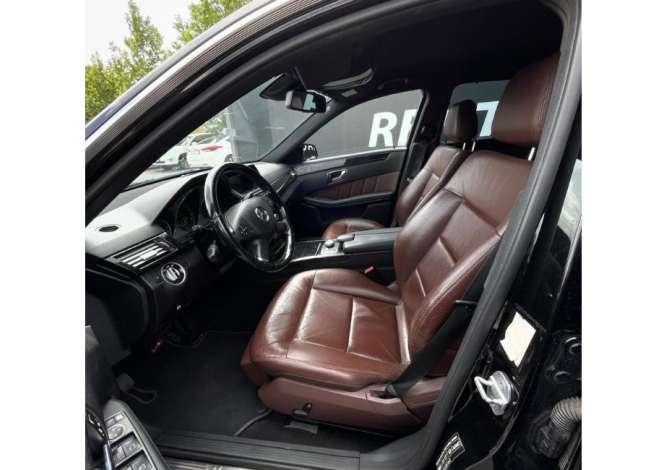 Makina me Qera Mercedes Benz per 60 Euro Dita . Rinas