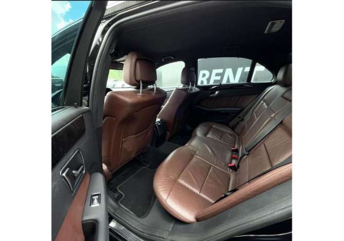 Makina me Qera Mercedes Benz per 60 Euro Dita . Rinas