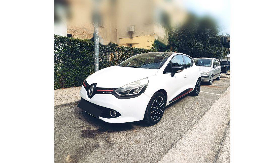 Jepet me qera makina Reno Clio  per 33 euro dita