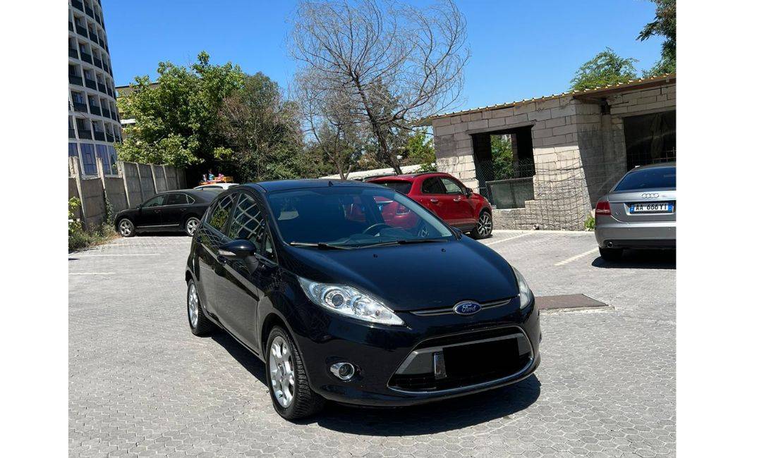 Jepet Makina me Qera Ford Fiesta duke filluar nga 45 Euro Dita.