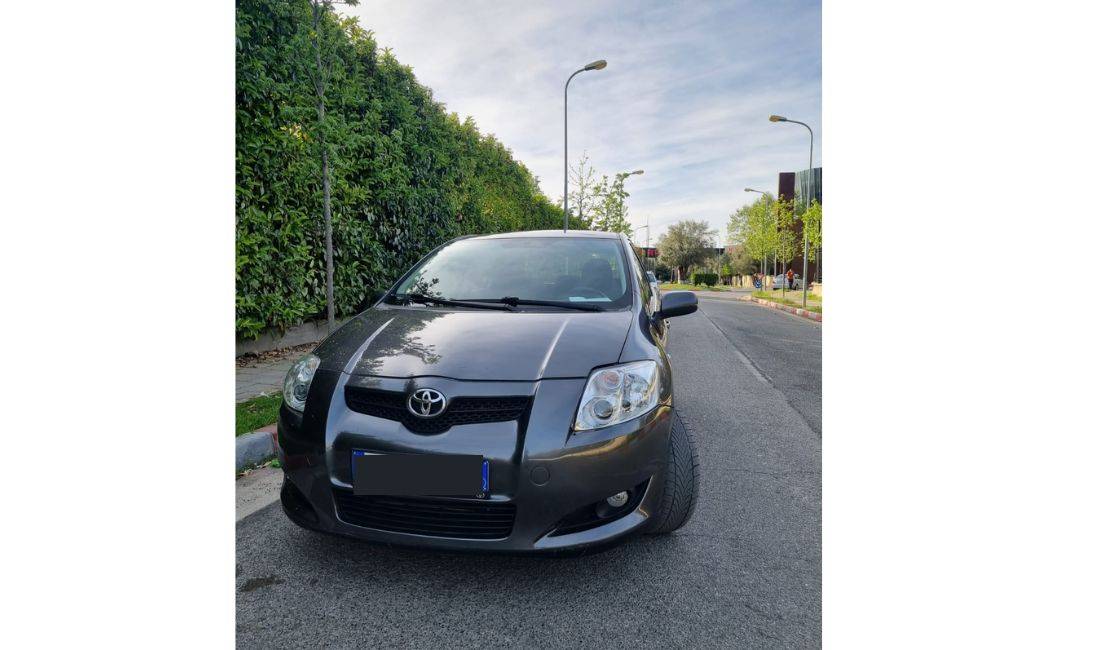 Jepet Makina me Qera Toyota Auris 30 Euro Dita
