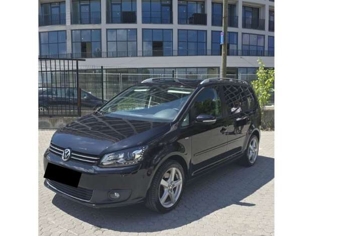 Jepet Makina me Qera Volkswagen Touran vende 45 Euro Dita.Rinas