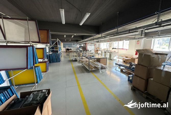 Magazine Me Qira Ne Prush, 1600 m2