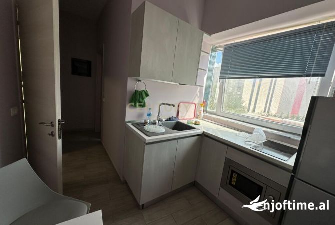 Magazine Me Qira Ne Prush, 1600 m2